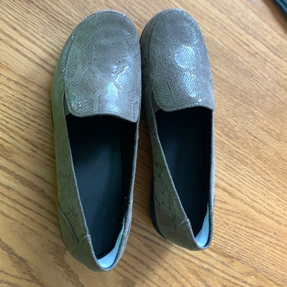 Abeo shoes by The Walking Company